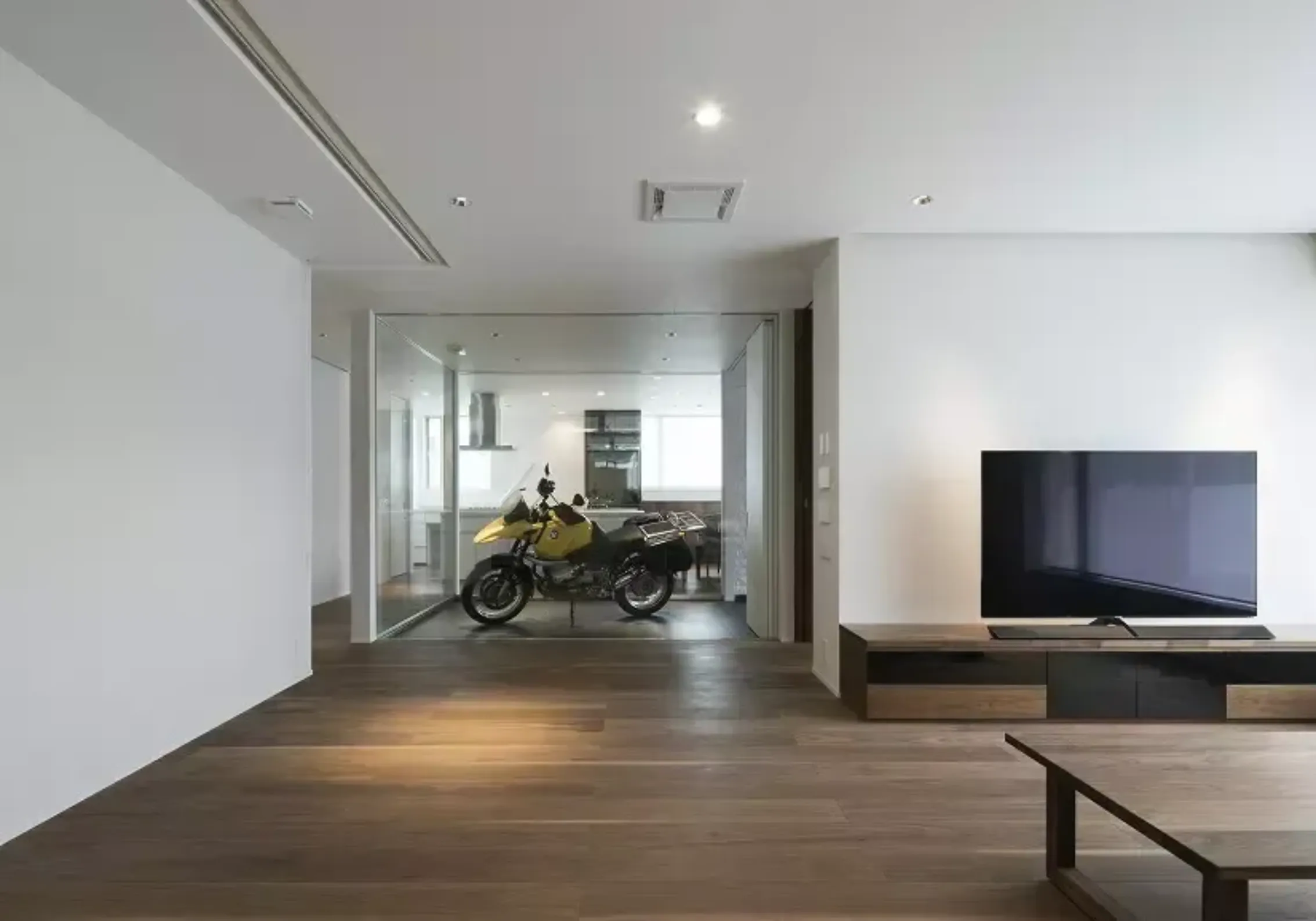 バイクギャラリーのある住まい「Moto Gallery」